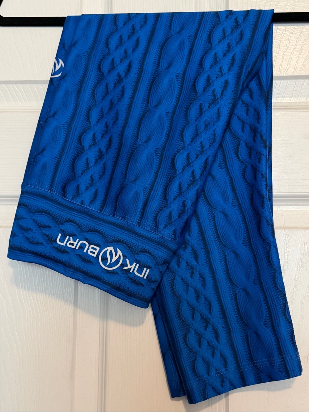 INKnBURN Women’s Size 10 Capri-Length Leggings with Pocket - Cable Knit pattern